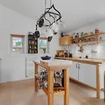 4 Bedroom Lovely In Hébergement de vacances