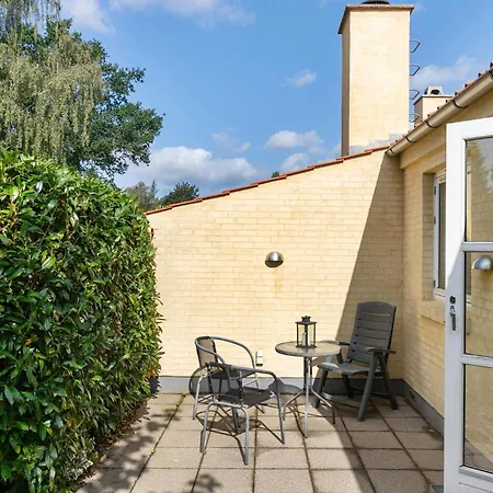 4 Bedroom Lovely In 別荘 Dronningmølle