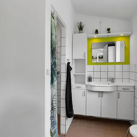 4 Bedroom Lovely In
