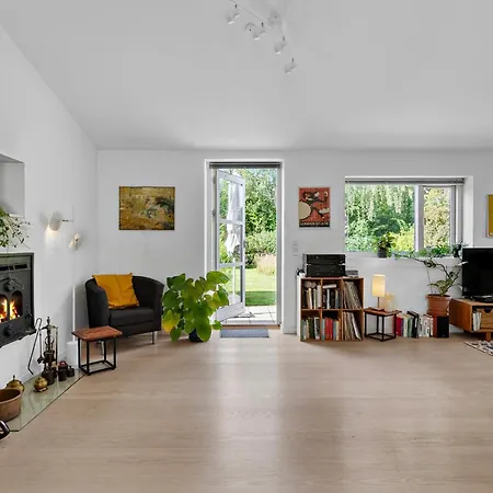 4 Bedroom Lovely In 別荘 *