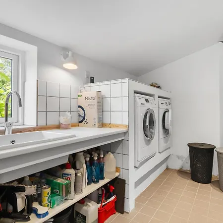 4 Bedroom Lovely In