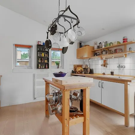 4 Bedroom Lovely In Сasa de vacaciones