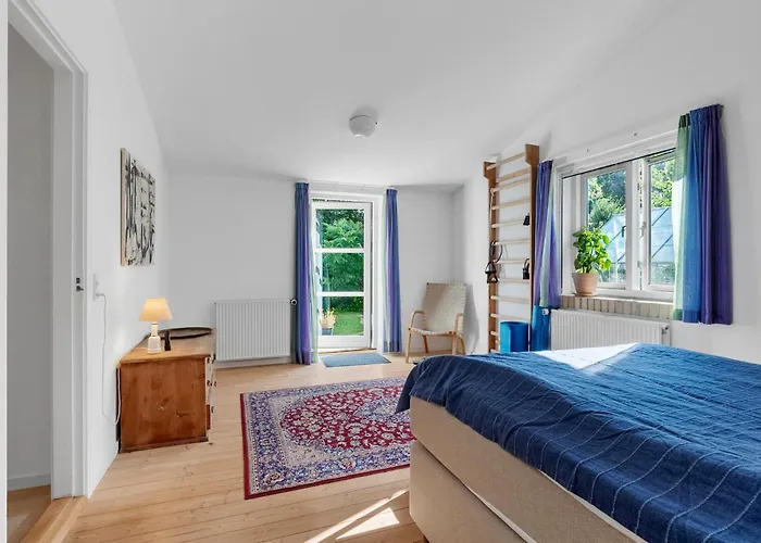 4 Bedroom Lovely In 別荘 Dronningmølle