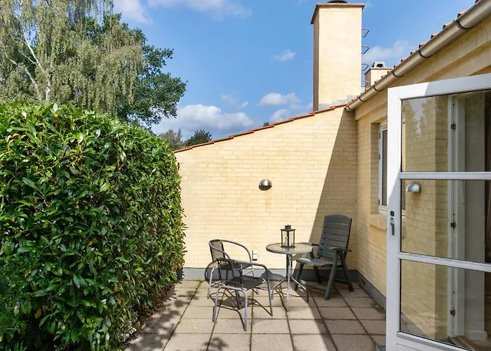 4 Bedroom Lovely In 別荘 Dronningmølle
