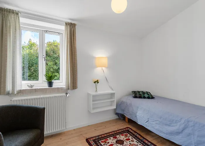 4 Bedroom Lovely In Dronningmølle