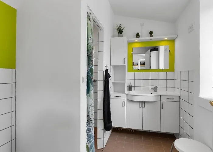 4 Bedroom Lovely In