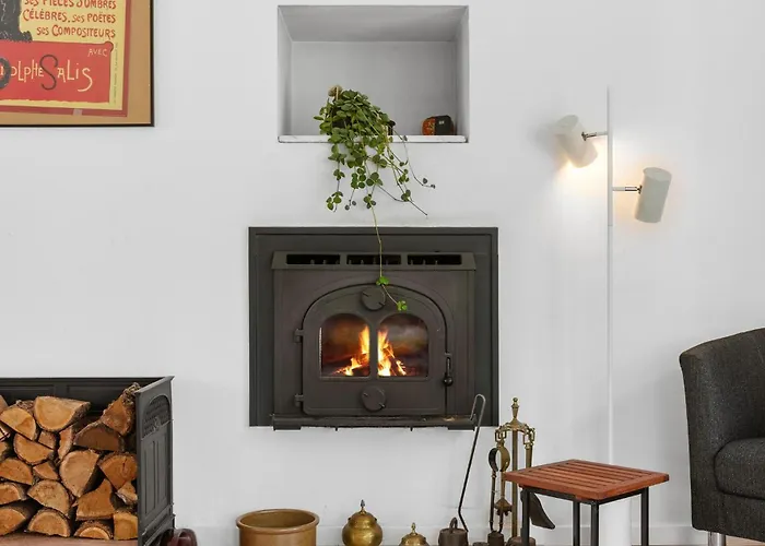 4 Bedroom Lovely In Dronningmølle