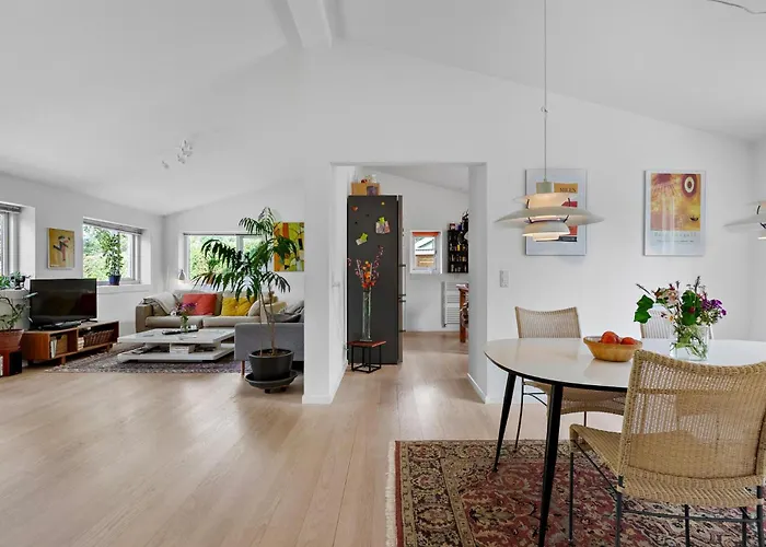 4 Bedroom Lovely In 別荘 Dronningmølle