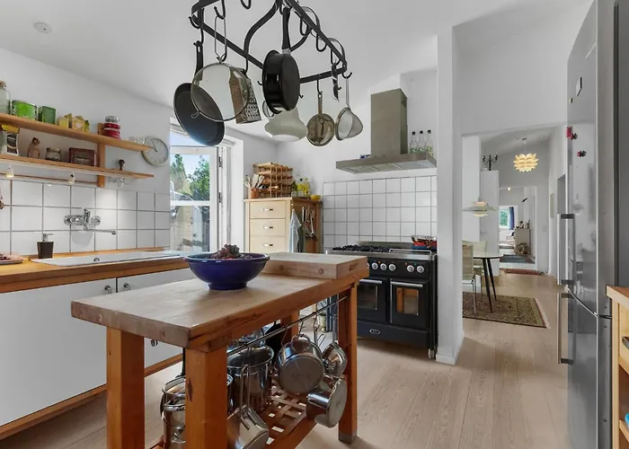 別荘 4 Bedroom Lovely In Dronningmølle