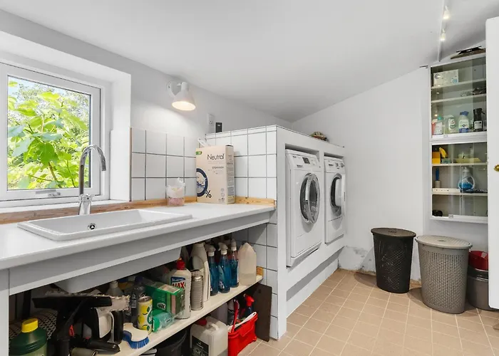 4 Bedroom Lovely In