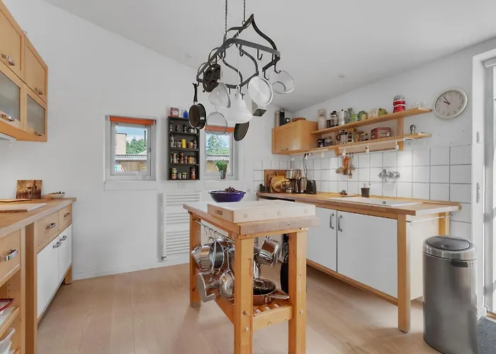 4 Bedroom Lovely In 別荘